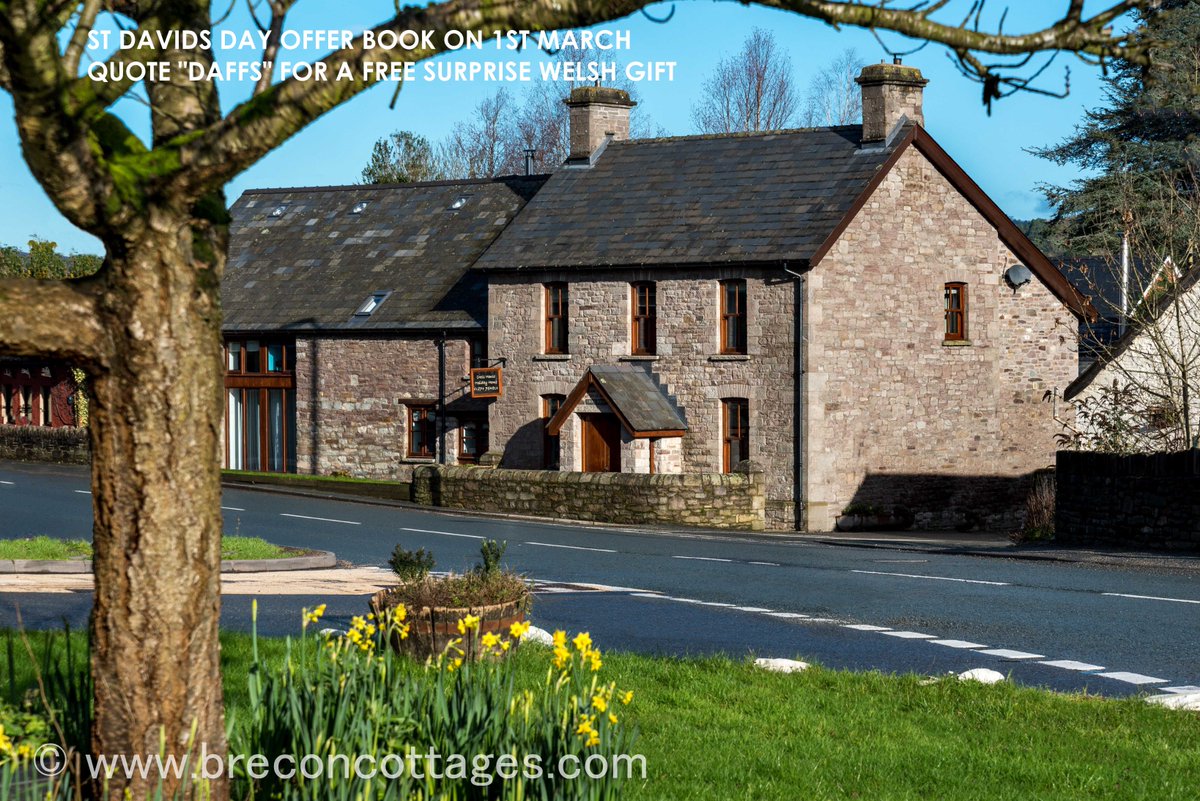 #DyddGwylDewi #StDavidsDay Offer book a holiday in #breconbeacons on 1st March quoting "DAFFS" to receive a free gift