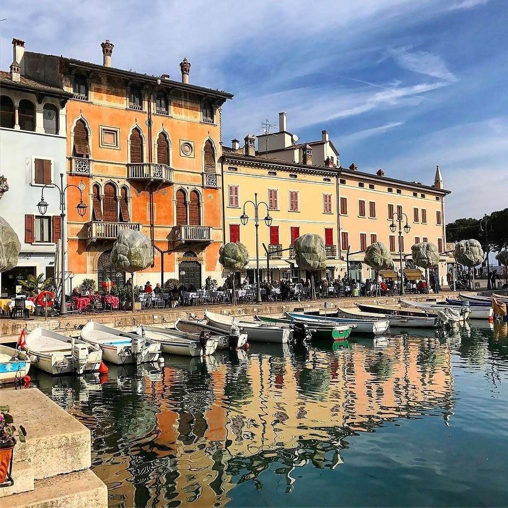GardaConcierge's tweet photo. #Repost @donatella57
・・・
Buongiorno 😊#desenzano #lagodigarda #lakegarda #gardasee #gardaconcierge #sun #photogc https://t.co/6UDof7dhvJ