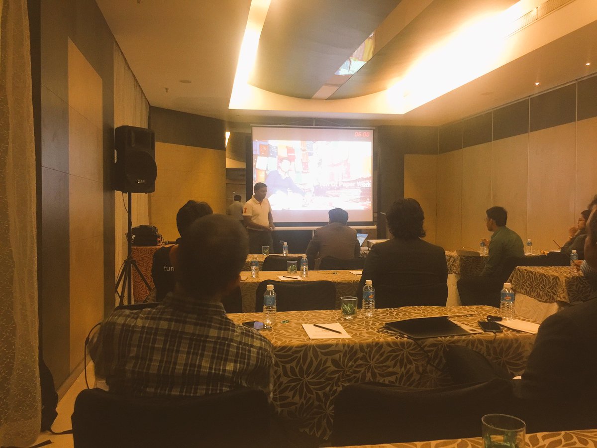 Andrine_Mendez's tweet photo. The @MumbaiAngels #powerblitz event at #bangalore has kicked off with @loanmeet https://t.co/bqJUoJxMmg