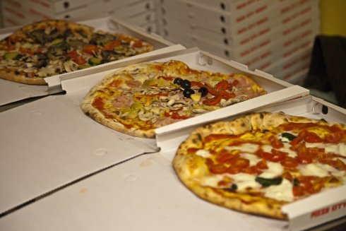 LaTuaAttivita's tweet photo. Avviata #pizzeria #asporto in #vendita o #affitto zona #parma! Senza concorrenza, 2+ addetti, #veraoccasione: #zerospese #agenzia! #VPR124 https://t.co/CBnJ6jA0aQ