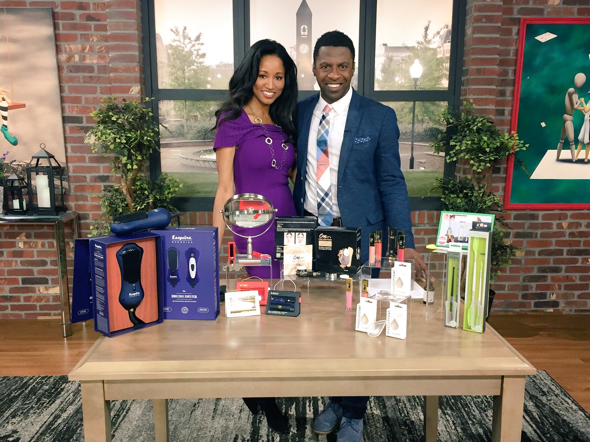 Talking #beauty #gadgets w/@JKGasTV on @Studio62CW Thx @EsquireGrooming @latweez @GerardCosmetics Watch 11 EST today carolinascw.com/category/studi…