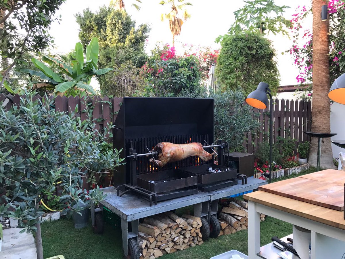 ChezCharlesUAE's tweet photo. Our lamb station is not going out of fashion 🙂
#ChezCharlesCatering #Caterer #Dubai #MyDubai https://t.co/biyrIa2yVq