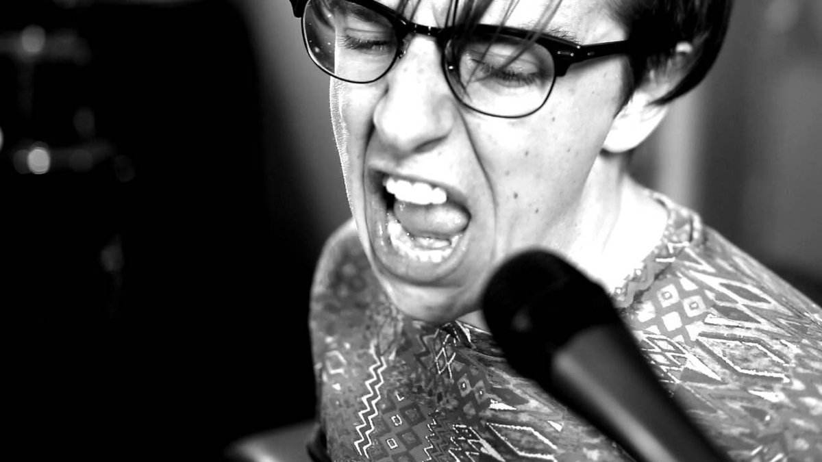 Live :: Recommended Gigs to catch in Sheffield this week -
1. Sobriquet
2. VANT
3. The Sherlocks

socialsheffield.net/magazine/2017/…