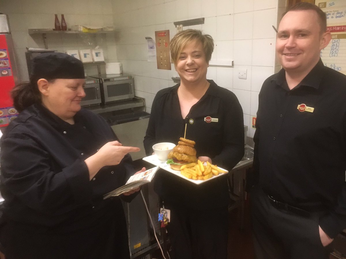 Pride session at Buchanan Gate with dgm Brian km Yvonne and TL Lynsey enjoying the new click &amp; Ale burger !!!!@alastairhope <a href="/anoushadabeea/">Noush</a>