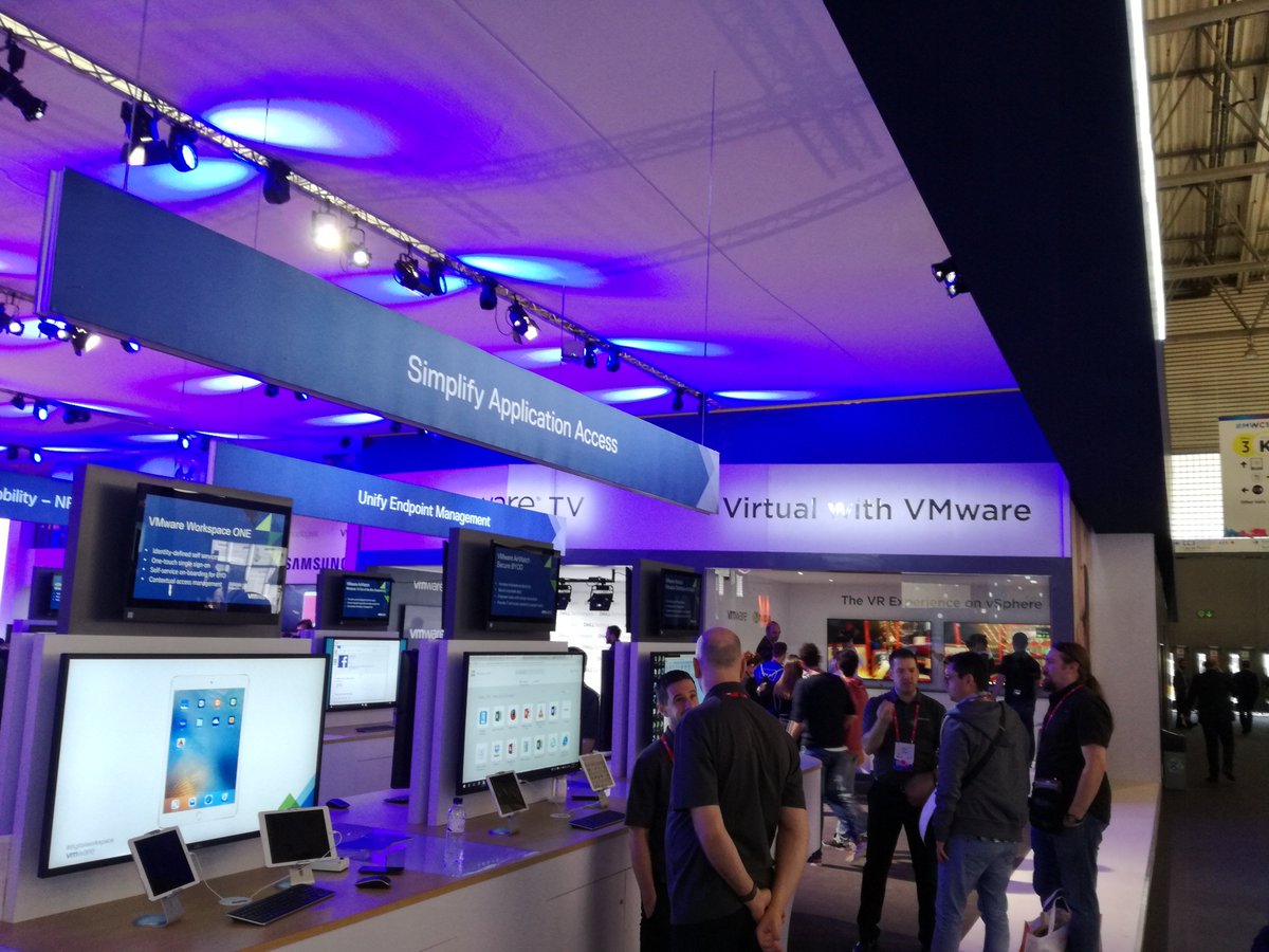 FelixBarriere's tweet photo. Come and learn more about our #HPE partner #VMWare, to talk about #hybridIT! #MWC17 https://t.co/4X2e9dhjUB