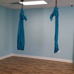 17 Benefits of AERIAL YOGA by <a href="/omsanctuary108/">Jennifer | Skin Therapist</a> klusster.com/klussters/your…