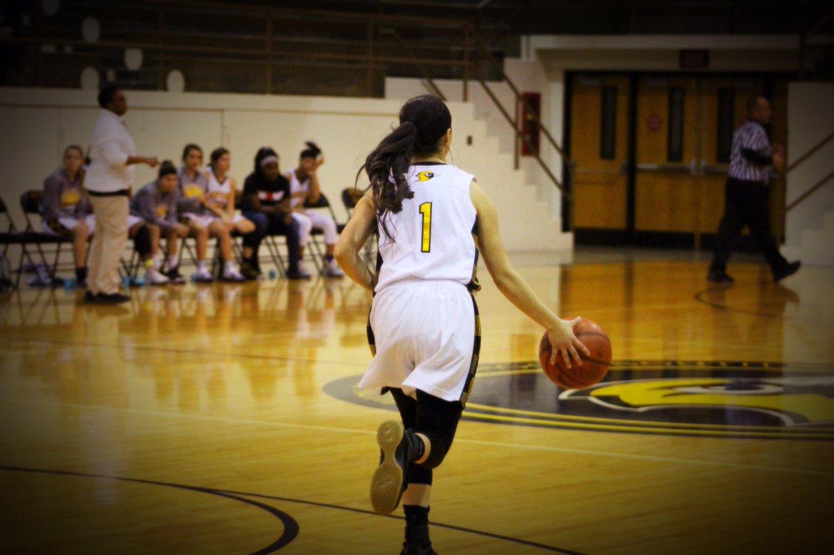 genesiscastro_1's tweet photo. #GameDay #GoAvon💛🖤 #InJesusNameTheyPlay #GenesisCastro #1 https://t.co/gHrfBpMKat