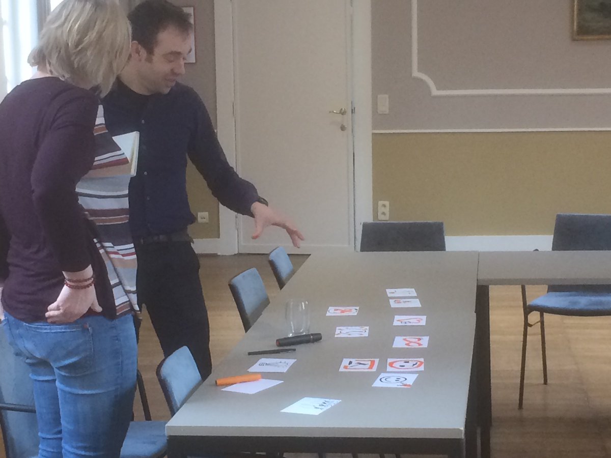 PeterADB's tweet image. Tweede dag Visual Storytelling in Business @1nspiringSpeech &amp;amp; the magic is happening again