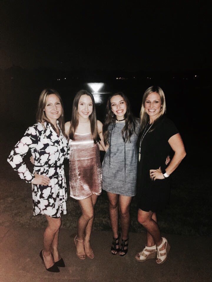 SavyHayek's tweet photo. Wouldn't want to do cheer without them💋 https://t.co/aYkBYwgL8W