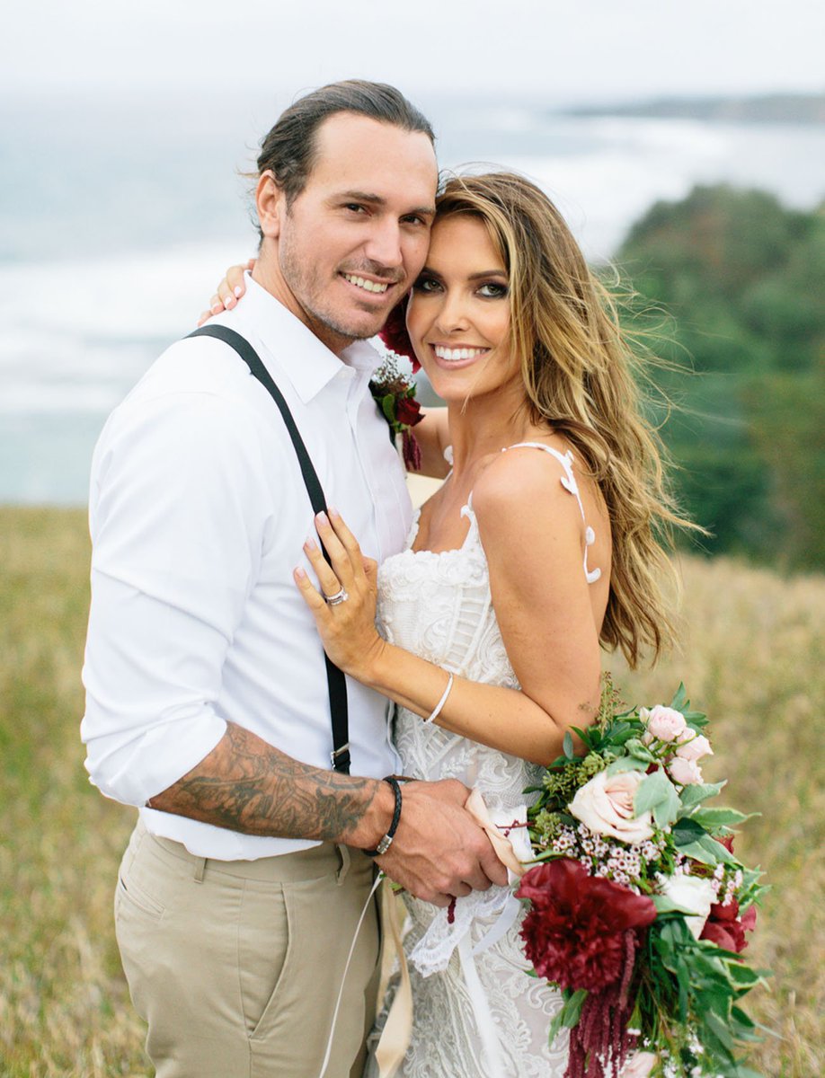 Audrina Patridge + Corey Bohan’s Boho Chic Kauai Wedding #InterFM761_JP greenweddingshoes.com/audrina-patrid…