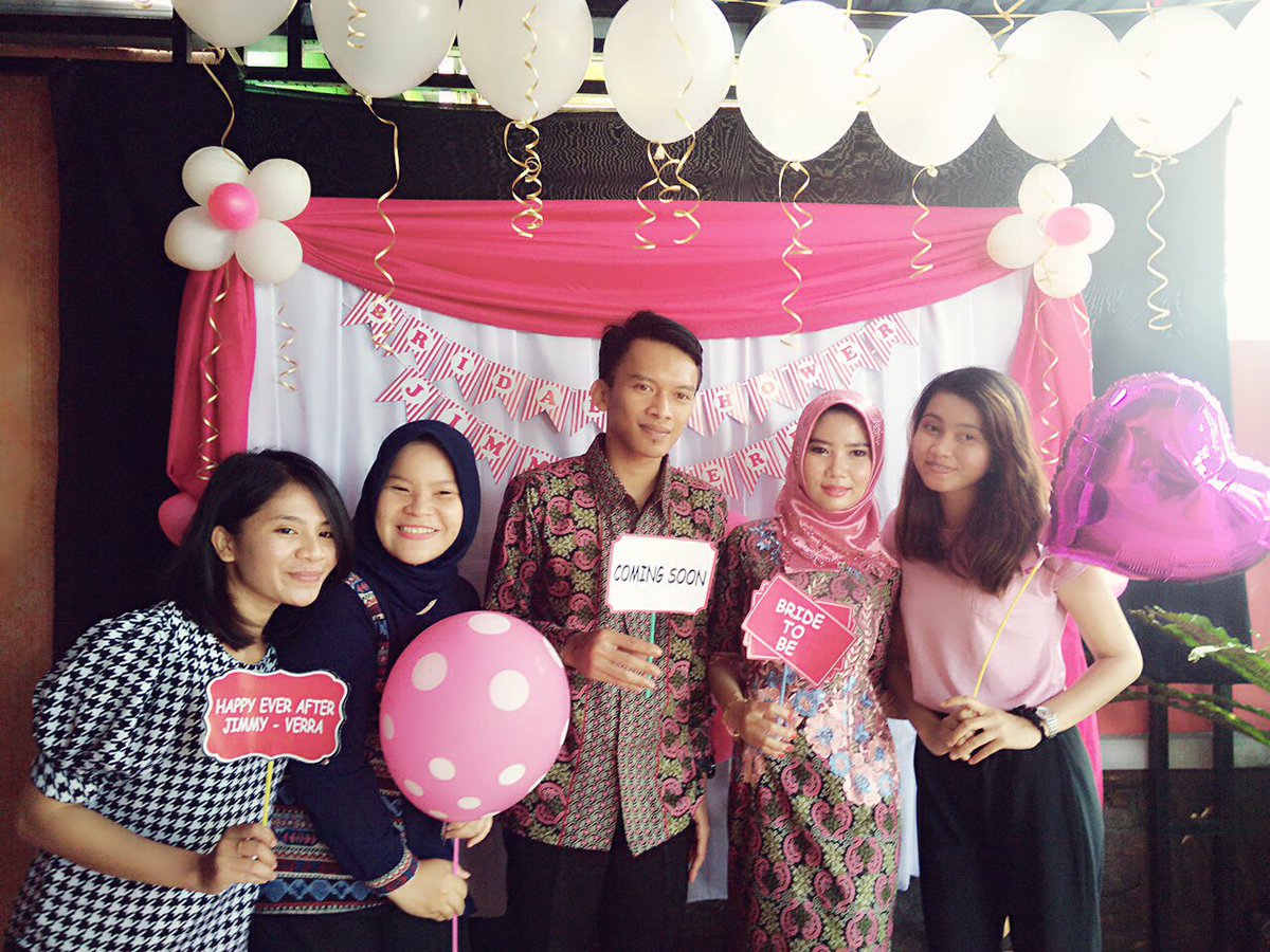 Ve_LLa's tweet photo. iiyes ���🎈@Rinagst @Nonov_NS @icaanisara @_JeeMe @LiaLyung ❣️ https://t.co/sy4tqZFoDO