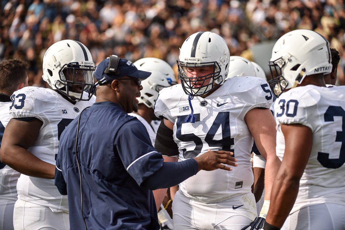 We went all the way to Wisconsin to find this Wild Dog!! @Wild_Windsor brought his A game today in the workouts. #wilddogs #reload