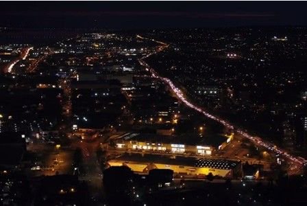 hotelinhull's tweet photo. #Stunning #drone footage captures Hull's rush hour in a new light via @hulldailymail https://t.co/QnnTIMqT3e https://t.co/gtUu4FkTtl