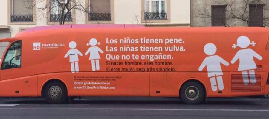 A3Noticias's tweet photo. Hazte Oír mantendrá la campaña del autobús contra niños transexuales: "Reconoce un hecho biológico" https://t.co/w6SpBP8Tzl https://t.co/Ia2gj3JVC2