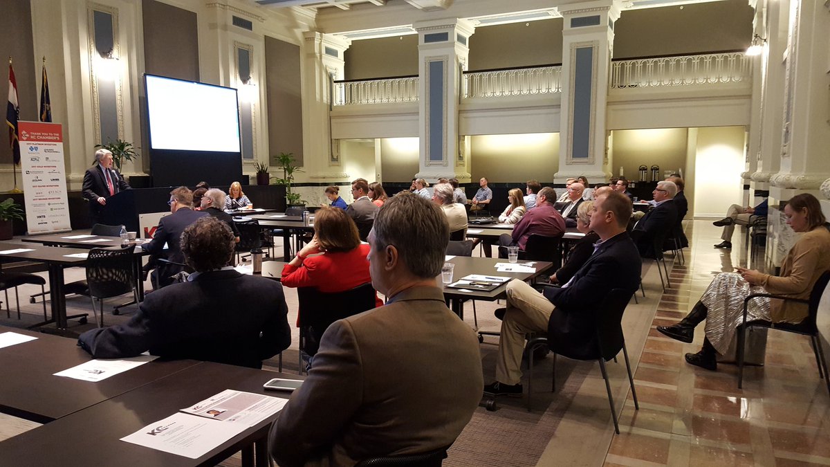 Fracking pros &amp; cons: <a href="/StinsonLeonard/">StinsonLeonard</a> vs <a href="/SierraClub/">Sierra Club</a> at KC Chamber Energy &amp; Environment Committee presentation. <a href="/kcchamberGOV/">KC Chamber Government</a> <a href="/kcchamber/">KC Chamber</a>