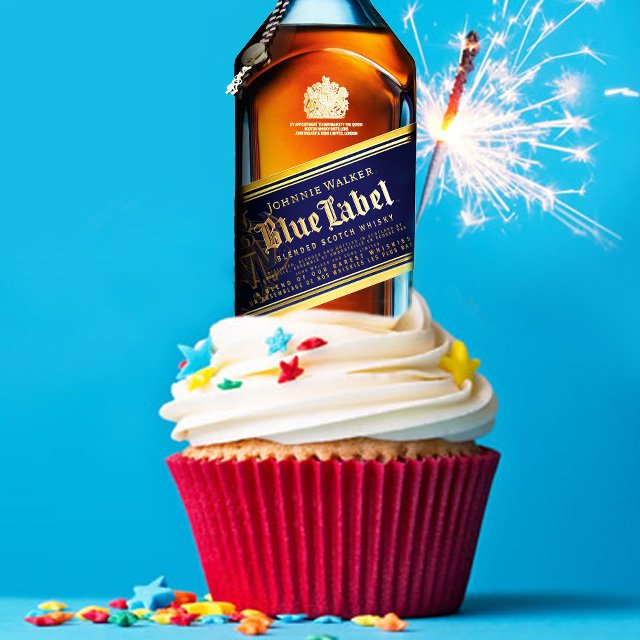venla_'s tweet image. Win a bottle of JW Blue label if you sponsor my London Marathon. #virtualbakesale #win #Bluelabel #bottle #VLM2017