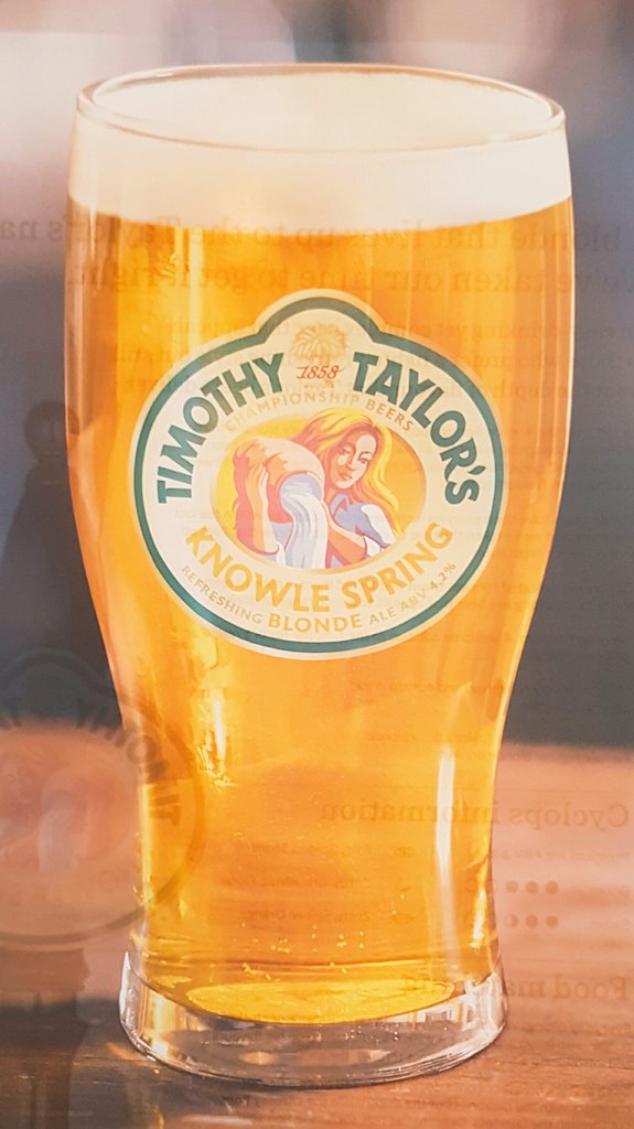 Wednesday night <a href="/Knavesmirepub/">Knavesmire Pub</a> the first taste of Tim Taylors Knowle Spring Blonde <a href="/nloveactually/">🅽🅸🅲🅺 🅻🅾🆅🅴</a> <a href="/theyorkmix/">YorkMix</a> #yorkbeer