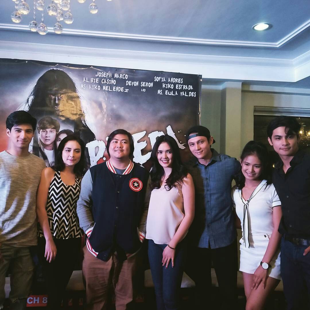 safiyahandres's tweet photo. The Cast and the Director of #PweraUsog @iamsofiaandres π @RegalFilms Β© #PweraUsogBlogCon #PweraUsogAlamin https://t.co/FN6e5jI6xo
