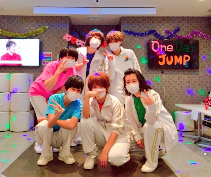 Aj0xQDH5Qcxa52J's tweet photo. 真ん中の伊野尾慧の真似の人おばあちゃんだwwwwwwwwww👵
岡本圭人かな？誰？ってなるし爆笑にてねー。 https://t.co/JyW6IfvjxZ