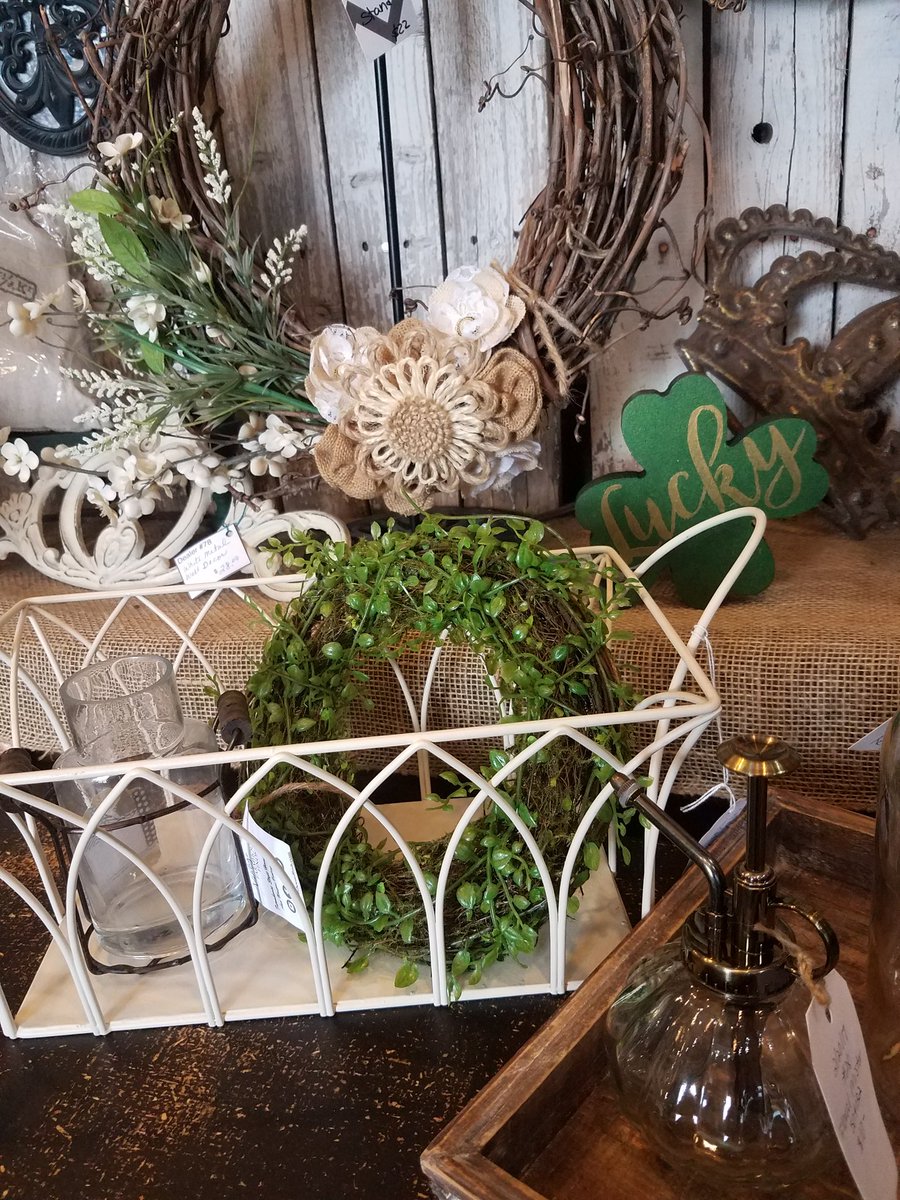 Marketplace_42's tweet photo. Doesn't this just feel like spring?!! #springhassprung #M42 #locallove #locals4locals #shamrock #marchmadhatter #smallbiz  #supportlocal https://t.co/Ne1GK8WZ5v
