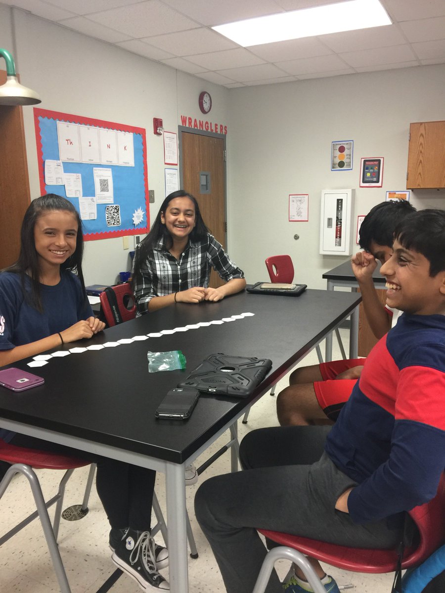 CoachHallCMSW's tweet photo. Reinforcing scientific vocabulary!  #vocabgames @CMSWConnects https://t.co/WmOKm605Bq