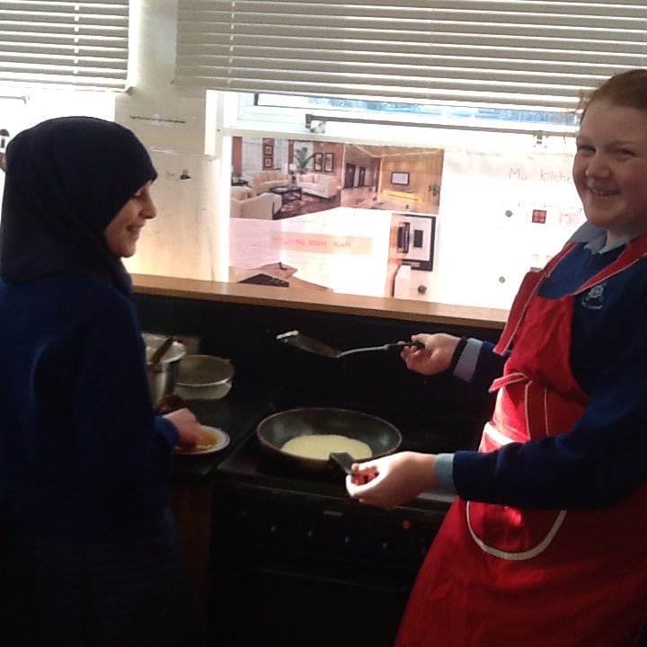olgrove_HomeEc's tweet photo. Some of the girls making pancakes @olgrove today! https://t.co/0QOKtp22Ci
