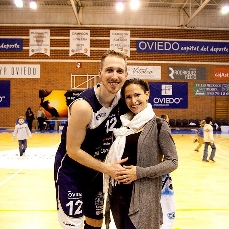 DanielJohnFitz's tweet photo. 3 yrs ago, @dominikaphoto pregnant in my last hurrah in Spain. LOT changed since, but not what counts. Life is good. #EvaFlorence @oviedocb https://t.co/CAzIQV527z