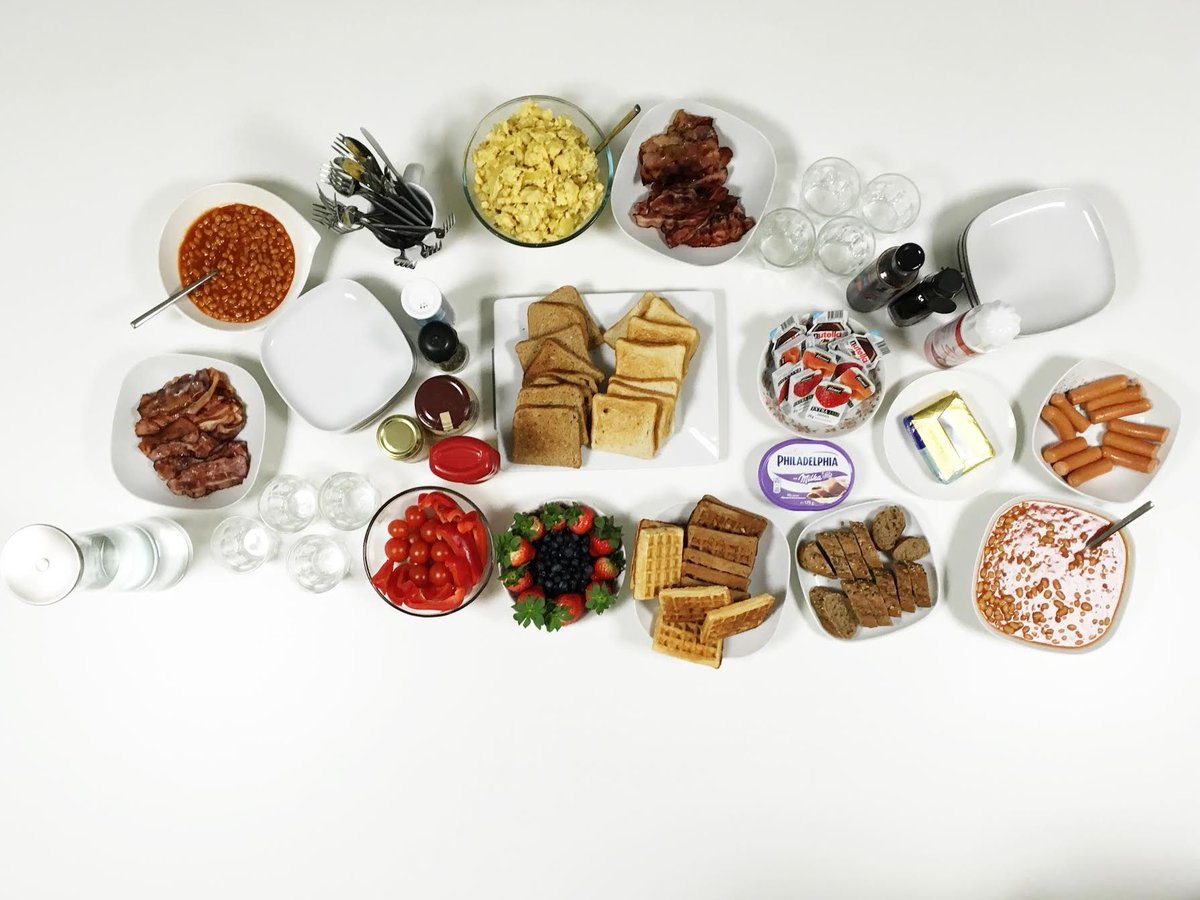 Posledný februárový piatok bol deň, kedy sme sa všetci stretli pri anglických raňajkách. 

Ako utužujete firemný kolektív vy?