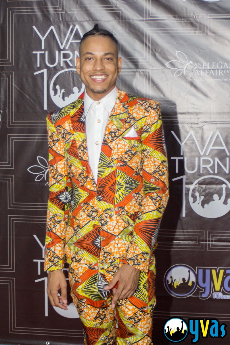 YourViewAwards's tweet photo. Rohan Perry definitely earns his #TrendyTuesday place with yet another fashionable fit! #RockingThatLook #YVAsRedCarpet #YVAs10 https://t.co/kZOXydYGYX