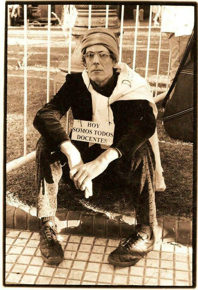 machacaoficial's tweet photo. #flaco #spinetta #docentes #eterno #rocknacional https://t.co/cRJOWodUJb