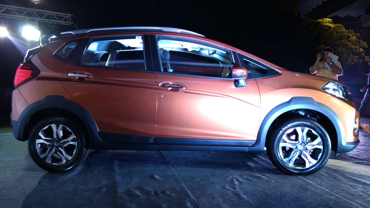 autocarindiamag's tweet photo. Here's the new Honda WR-V, the rugged version of the Jazz. https://t.co/s9cLbkdLJL