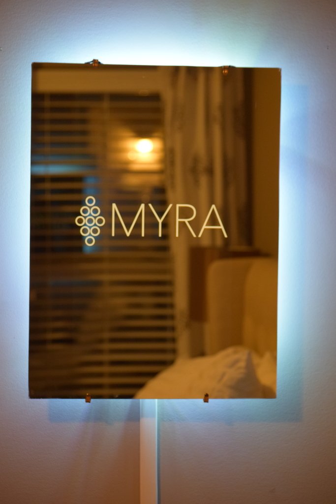 Myra Mirrors tweet media
