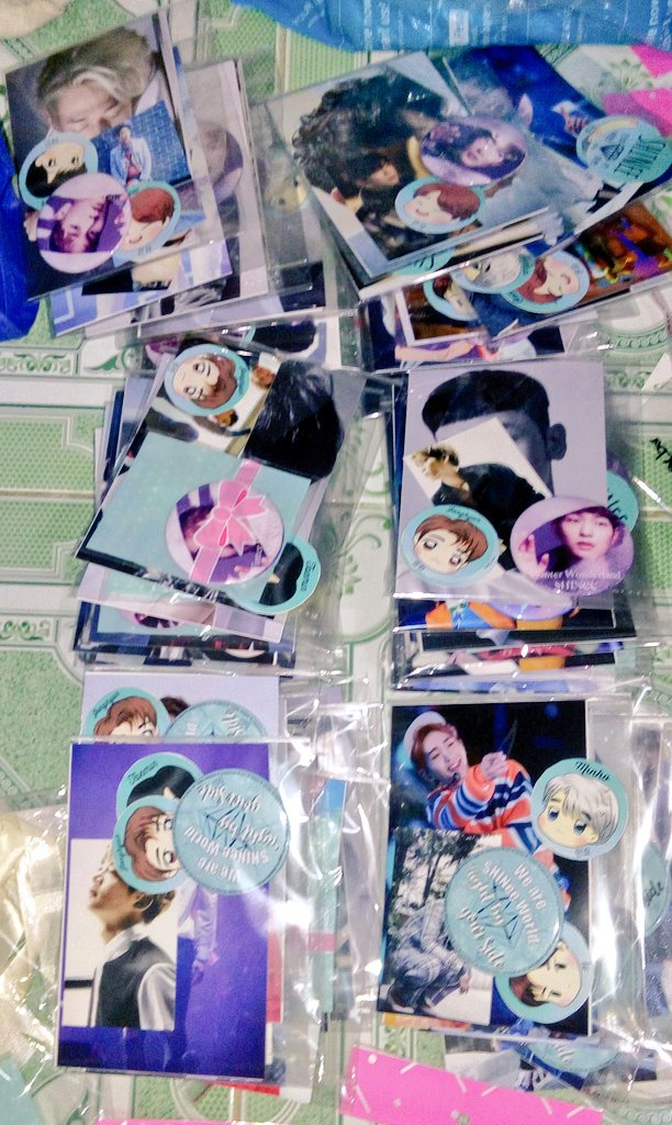 OnKi_Shop's tweet photo. Getting ready for the D- day!
Here's a sneak peek OnKi Shop's FREEBIES to ALL pre-ordered SHINee Lightsticksโค
#SHINee #OneKConcertinManila https://t.co/k87jIFMQBX