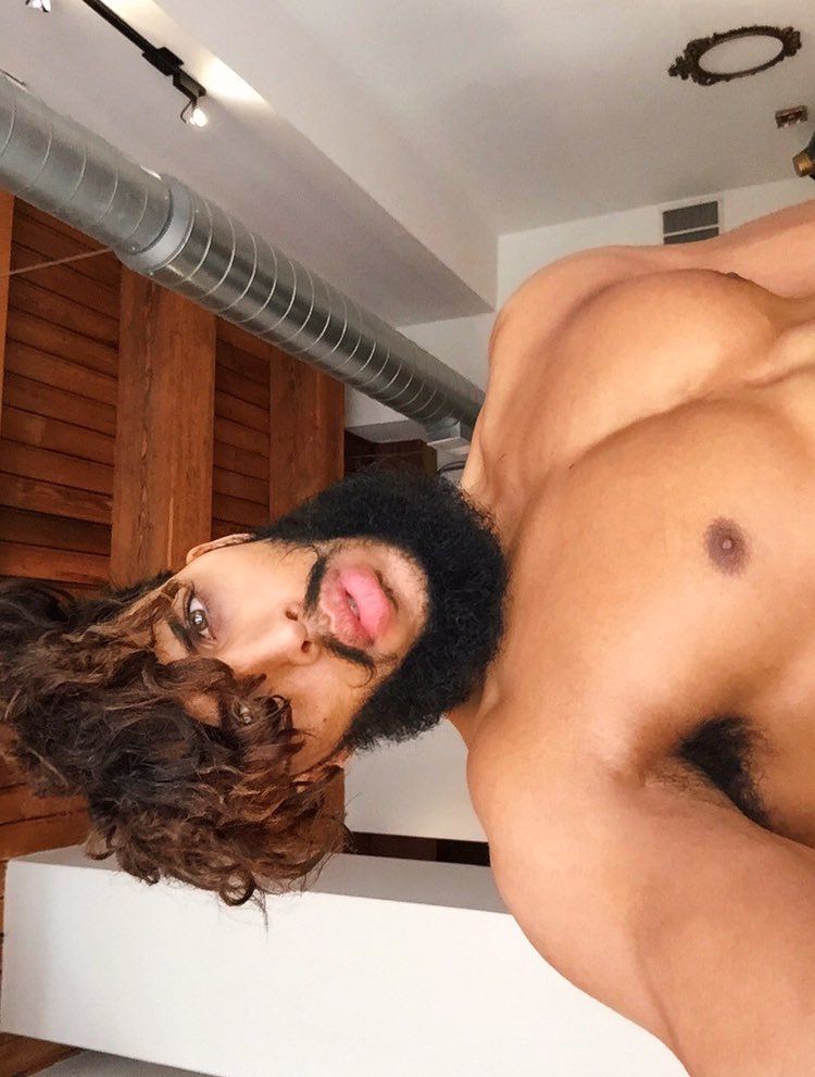 artistLEDOM's tweet photo. Good Morning ❤️️ https://t.co/lP8dajXFAg