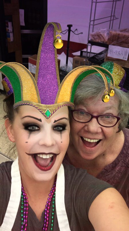 NISDFoodService's tweet photo. Celebrating Mardi Gras at Newport High School! https://t.co/CNMzwGuPLZ