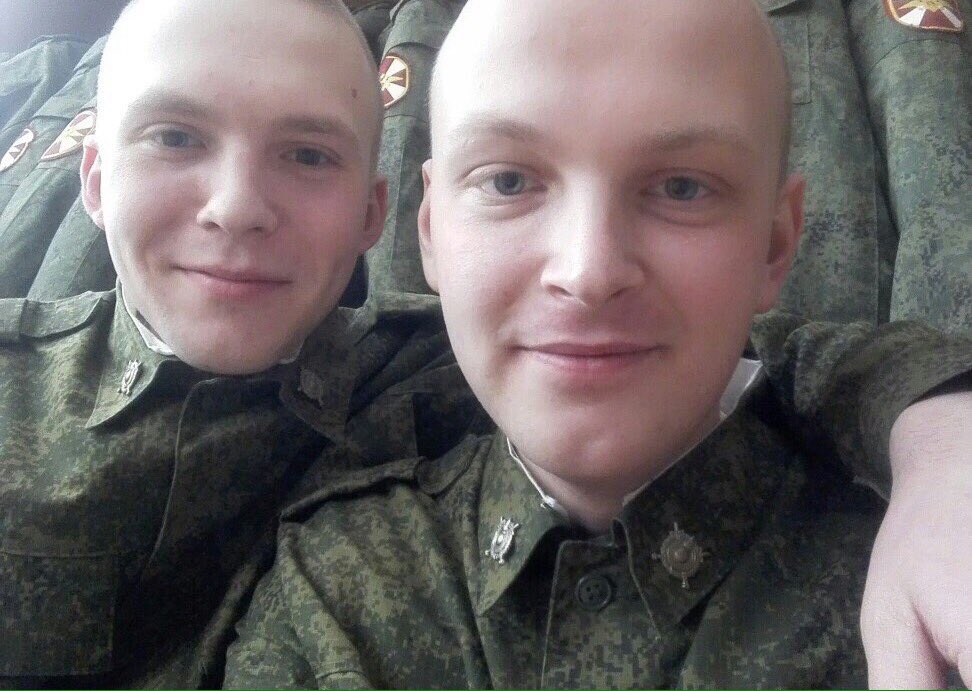 Антон прислал фотки,никак их не прокомментировал,на связь больше не выходил. Но мне кажется,он хотел сказать,что нашёл своего близнеца