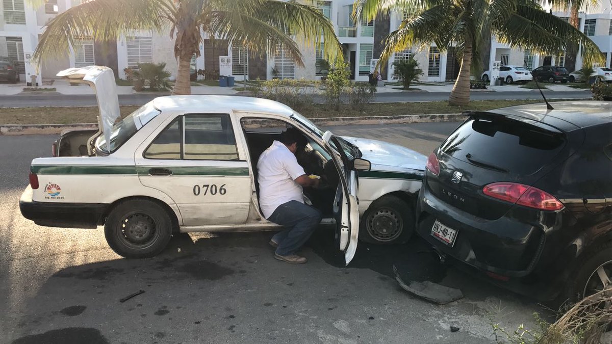 enlacerfqr's tweet image. Esta mañana este taxista de la unidad #0706 fue perseguido y detenido ya que intentó darse a la fuga tras chocar en Santa Fe II @RFQR