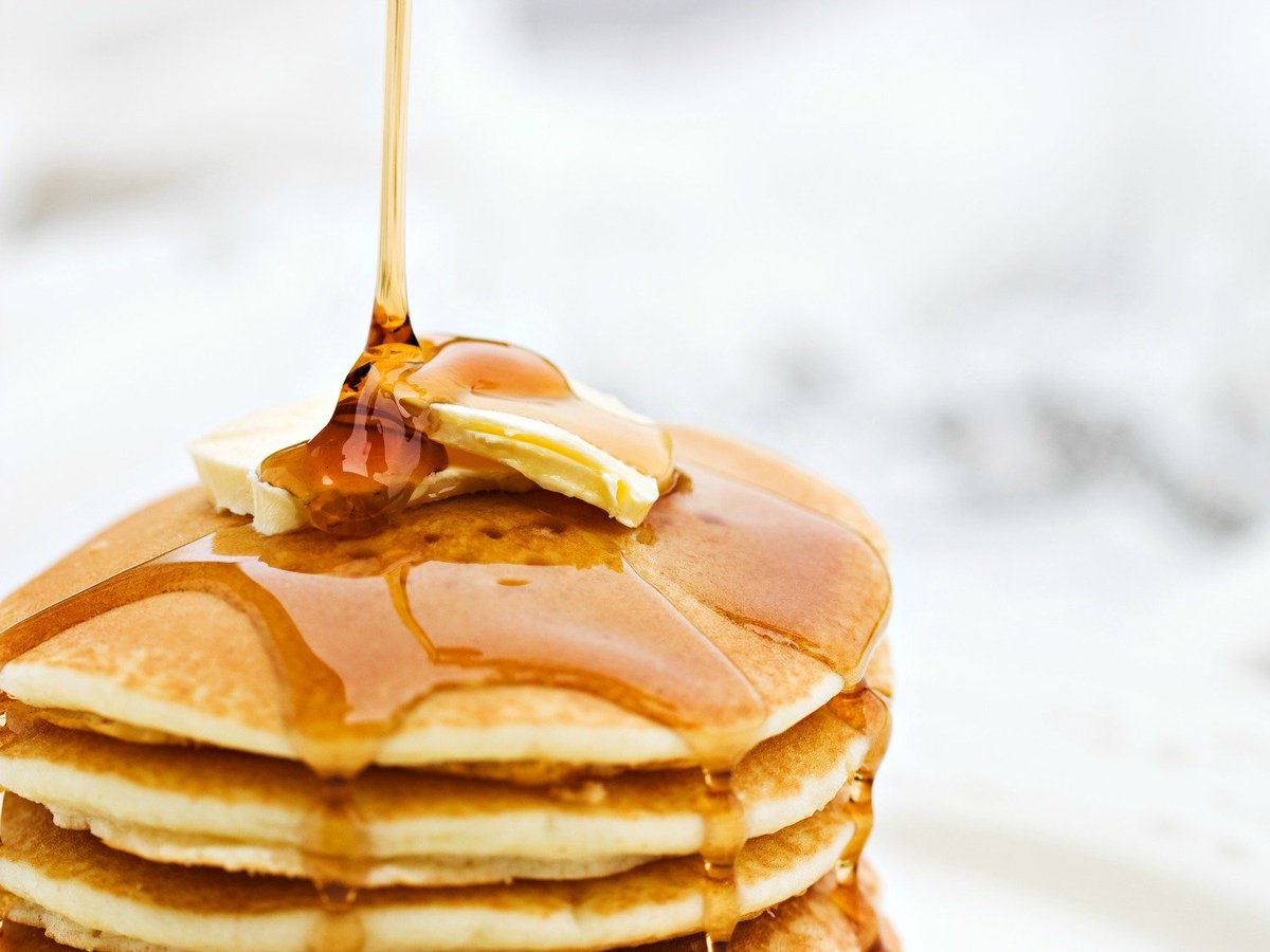 TrafChelsea's tweet image. Free pancakes when you buy a main course? Winning! All you have to do is pick your topping for a flipping good deal #PancakeDay #nomnom