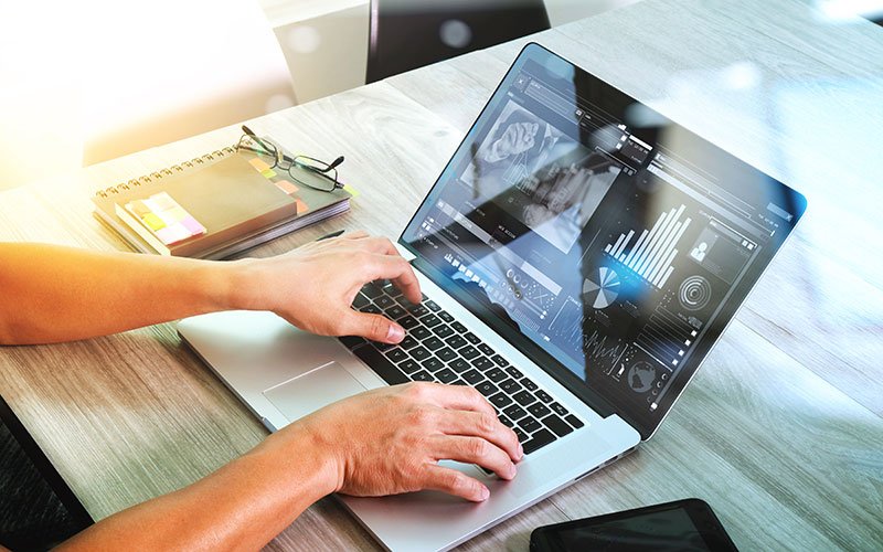 SRBAdv's tweet photo. Creating a new video for your business? You can't go wrong with these 4 popular styles... https://t.co/KhoQezHI7C https://t.co/Ux72UJHAYh