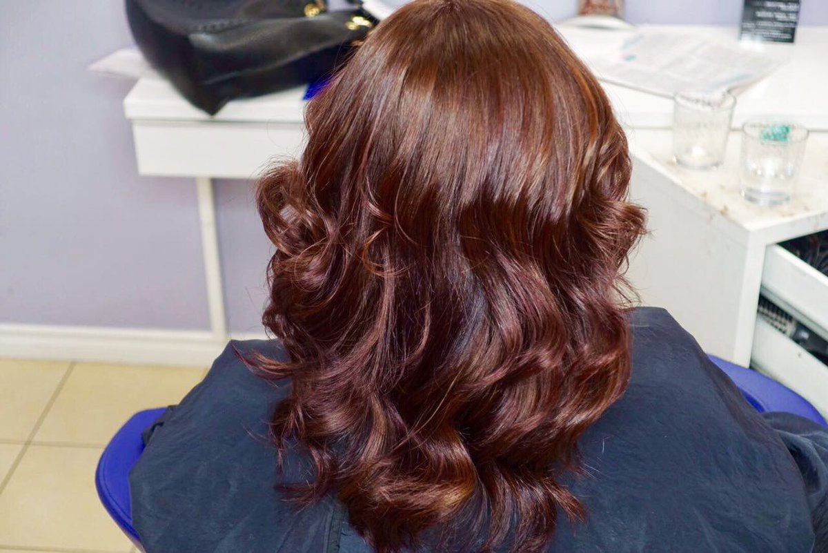 bobohairsalon's tweet photo. Time for some #colorinspiration ! Rich cinnamon brown #color10 from @Schwarzkopfcan . What say you? https://t.co/vAc80xHKsL