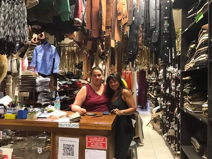 @CHECHU0405. Con comerciantes de #Trevelin <a href="/GangaAlexisEdga/">Alexis Pochy Ganga</a> <a href="/FpvChubut/">Bloque PJ FPV Chubut</a>