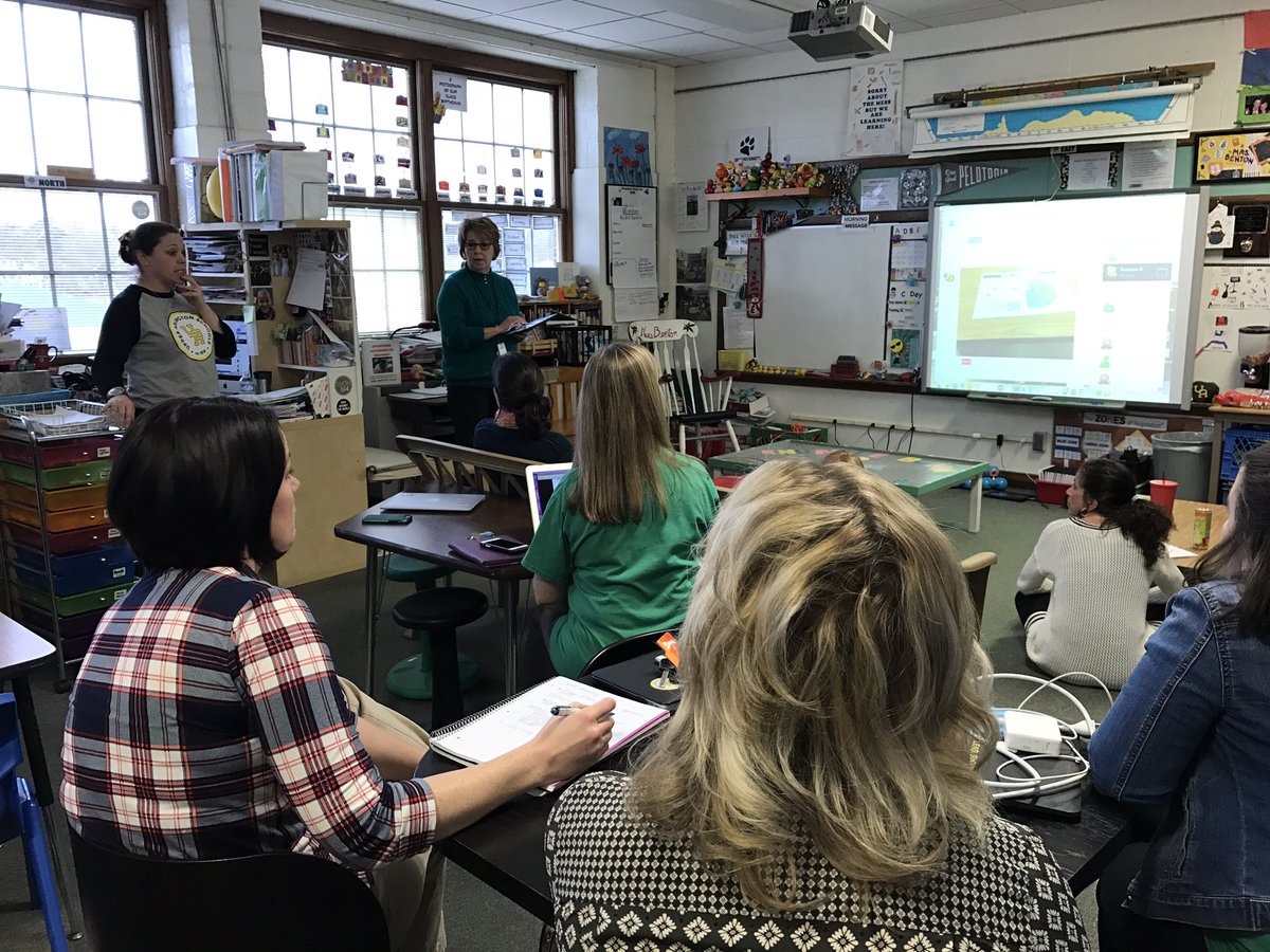 barrbobcats's tweet photo. Staff learning together, growing together #TechnologyPD #OneToOneDevices #SupportingEachOther https://t.co/cOQjxyV26V