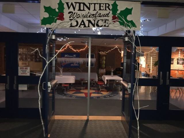 cvhs_nahs's tweet photo. Thank you for everyone who came out to the Winter Wonderland Dance! It was a huge success, and rumor has it, there will be one next year. https://t.co/sv9KYDlH7Q