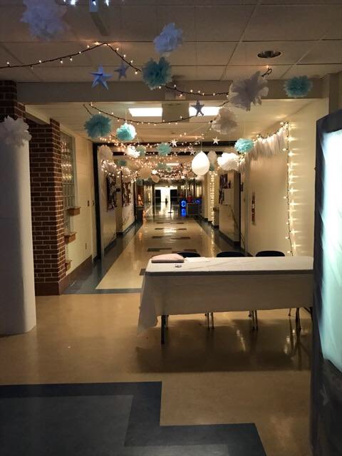 cvhs_nahs's tweet photo. Thank you for everyone who came out to the Winter Wonderland Dance! It was a huge success, and rumor has it, there will be one next year. https://t.co/sv9KYDlH7Q