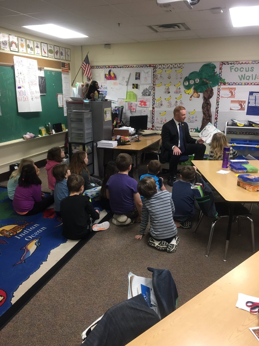 Celebrating I love to Read month with a guest reader 📚 #thanksMr.VanDam #rotary #weLOVEreading