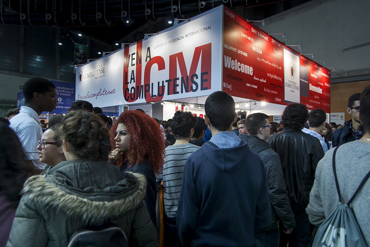 unicomplutense's tweet photo. La Complutense expone en AULA 2017 una de las mayores y +completas ofertas de estudios de España para curso 2017/18 https://t.co/KiLsogQXex https://t.co/C0shUbiuaq