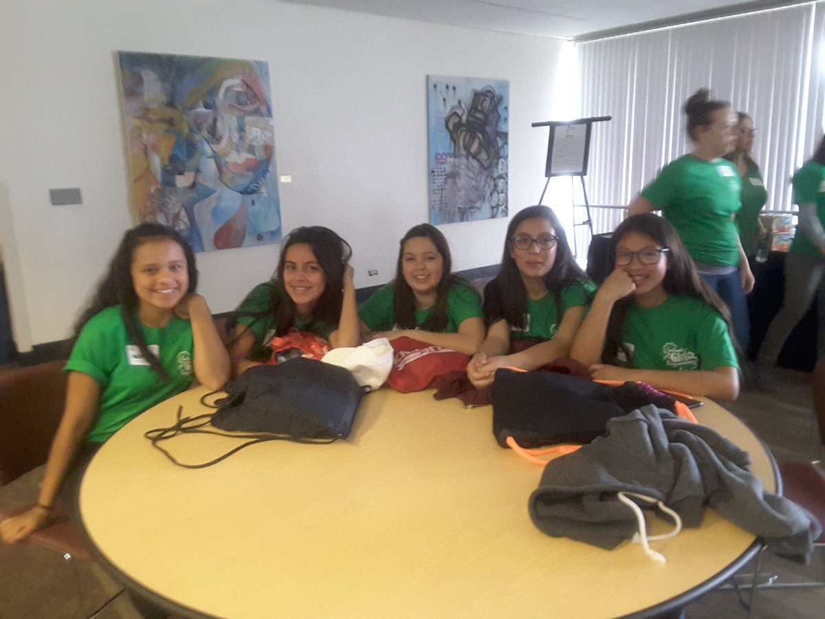 DotyKnights's tweet photo. Monday Doty students participated in "Introduce A Girl to Engineering" day @calpolypomona #Femineers #CalPolyEngineering https://t.co/bFYixRBtUn