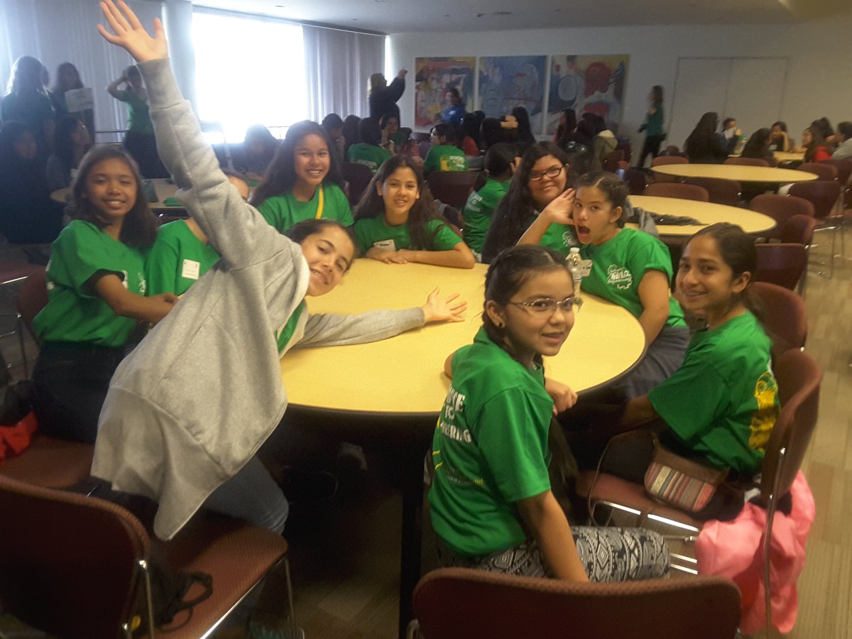 DotyKnights's tweet photo. Monday Doty students participated in "Introduce A Girl to Engineering" day @calpolypomona #Femineers #CalPolyEngineering https://t.co/bFYixRBtUn