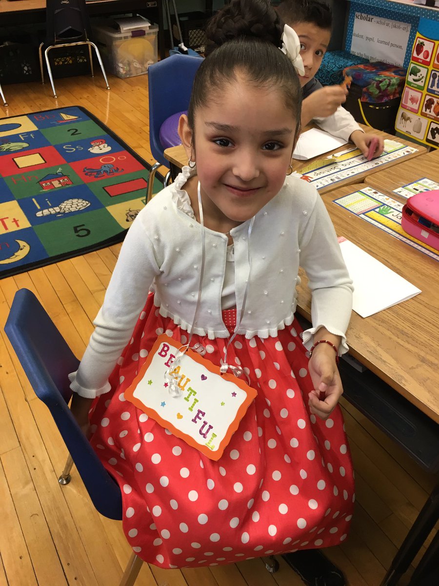 bhart610's tweet image. More from the #sasreadingweek vocabulary parade! Beautiful, careful, medic, chef!  So many creative words today! #saspride