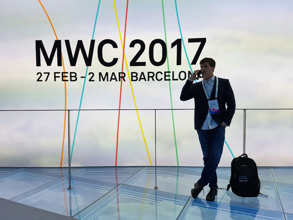 EsadeExecEd's tweet photo. Looking cool! Student @OmarLamarca takes a break during his #MWC17 visit to make some calls. Maybe the first step towards a business deal? 😉 https://t.co/dTMDvpjCzM
